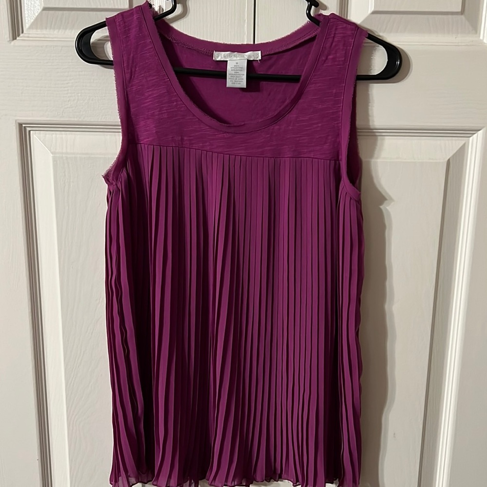 5 for $25💵 Ladies size small purple tank.
